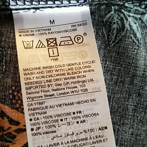 🎀 Gap Tank 🎀 - Picture 5 of 5